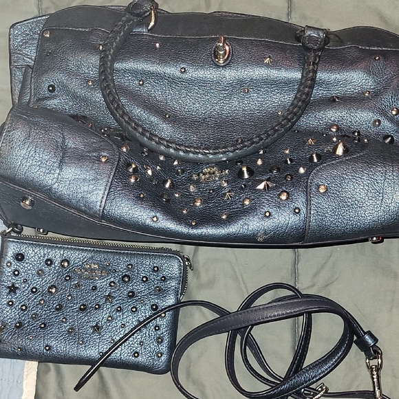 Coach SET Metallic Blue Studded Women's Bag and Matching Wristlet - Picture 10 of 13